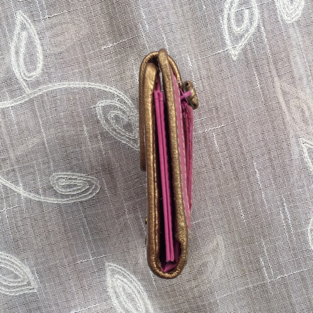 Fossil Leather Wallet – Pink Floral Embossed - Picture 5 of 6
